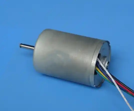 t9051-30adcbef76094b36acaf37f7e0986bd98d1001e937d7.jpg