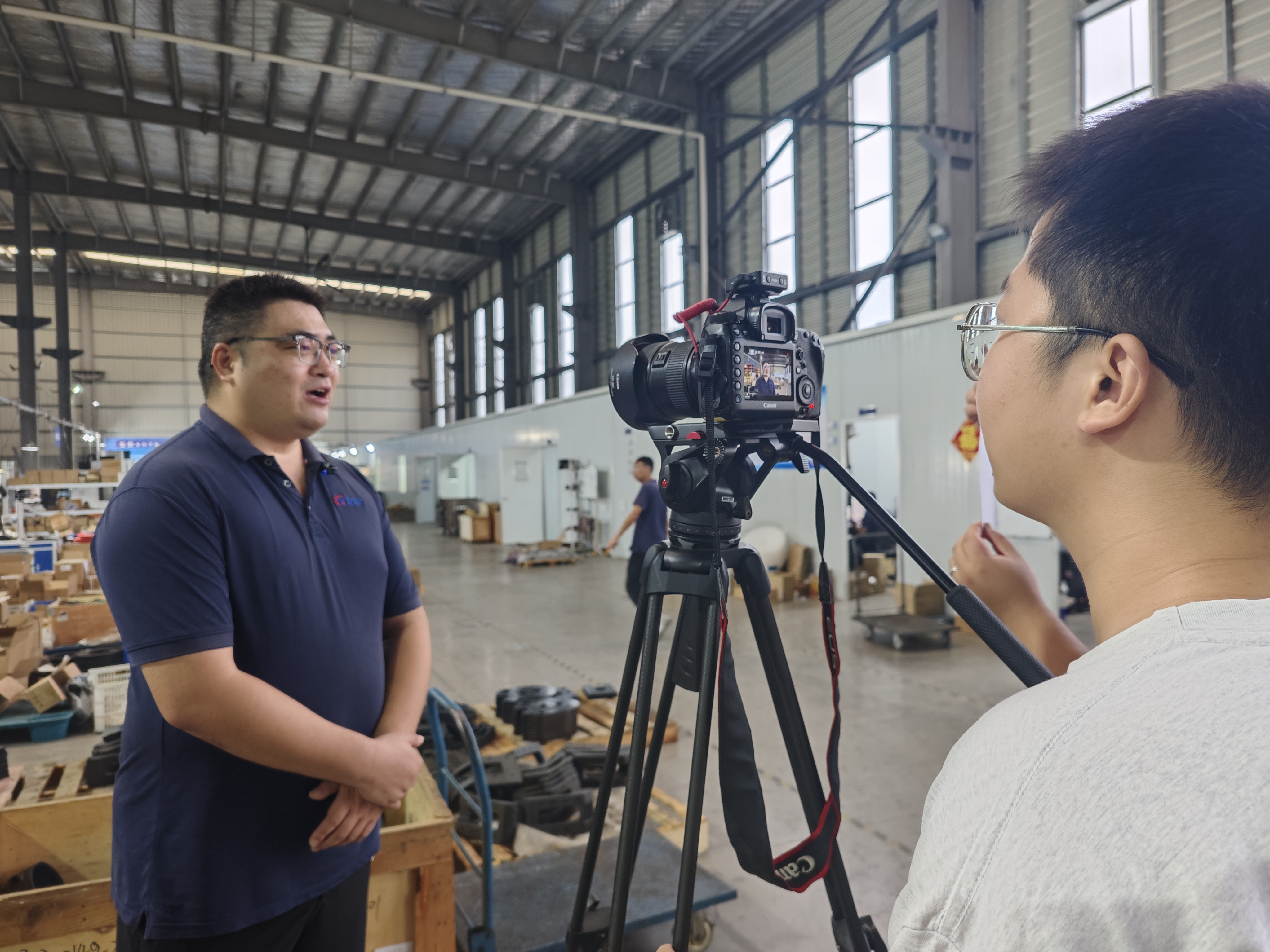 海门融媒体中心专访亿控智能，2025前三季度业绩增速领跑行业！